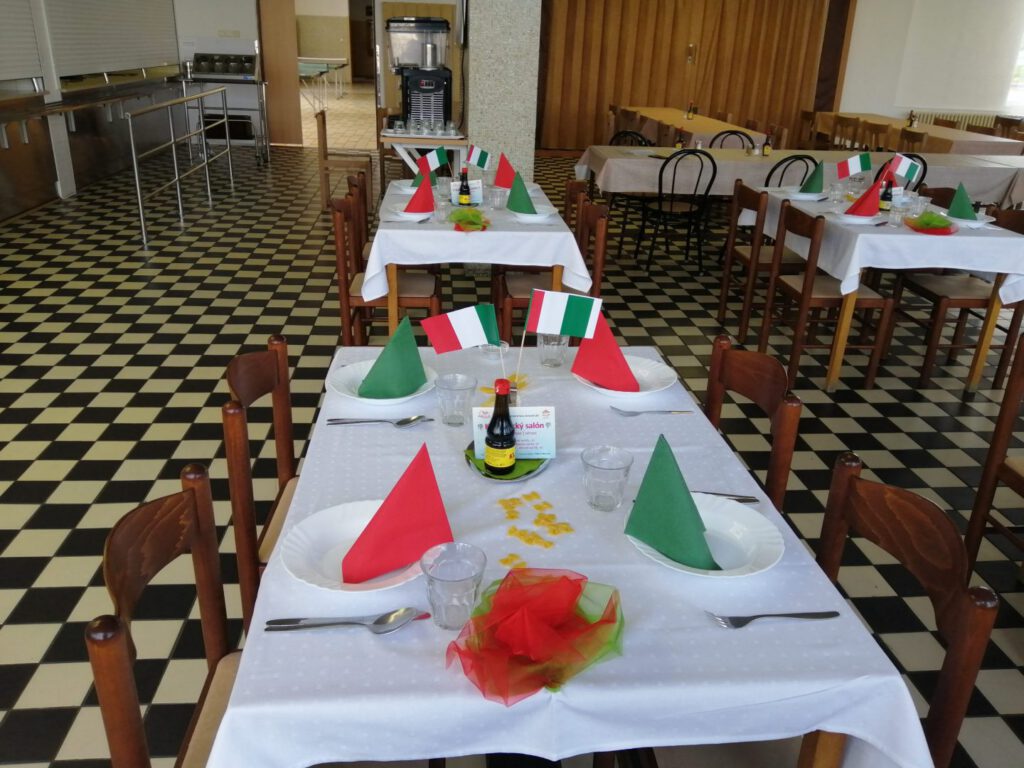 Italský Den Ve školní Jídelně 2 | SOS a SOU KH