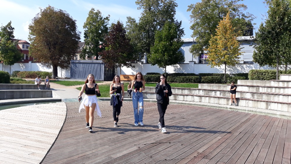 Poznávame Kh 5 | SOS a SOU KH