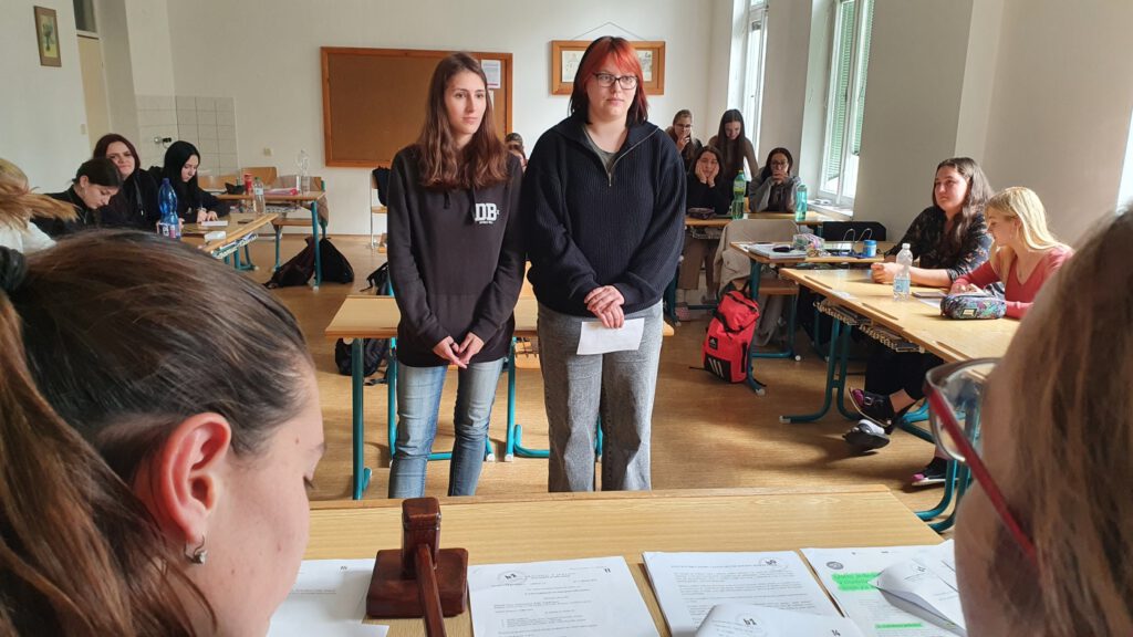 20221004 Simulovaný Soud 3v 2 | SOS a SOU KH
