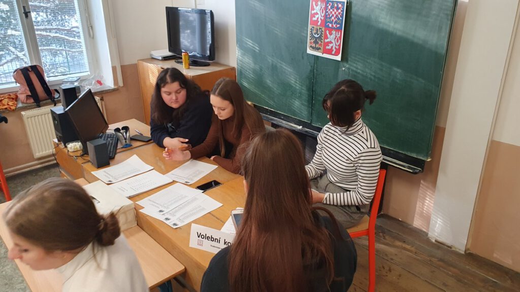 20221213 Studentské Volby 18 | SOS a SOU KH