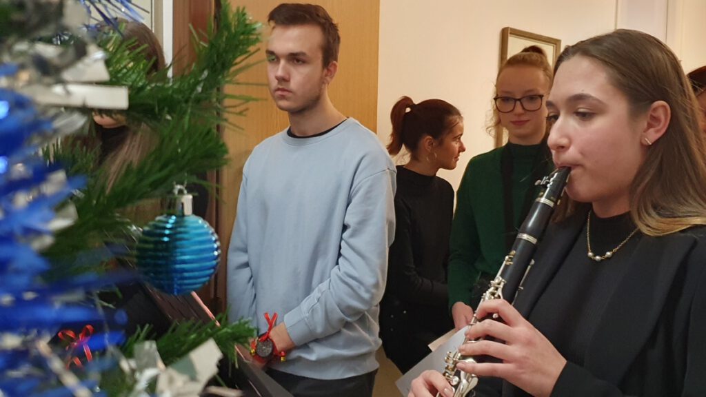 20221222 Zpívání Sady 15 | SOS a SOU KH