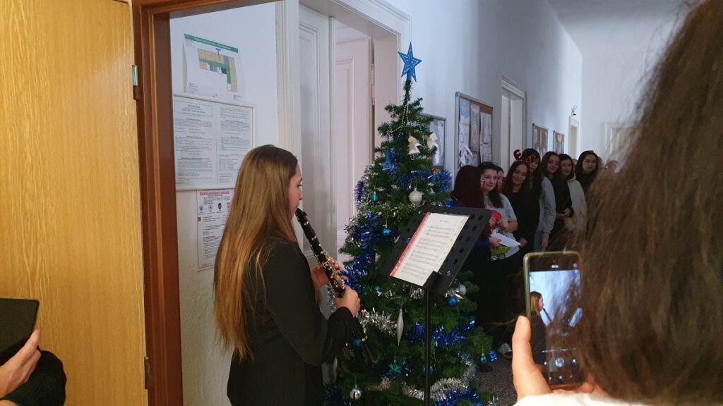 20221222 Zpívání Sady 22 | SOS a SOU KH