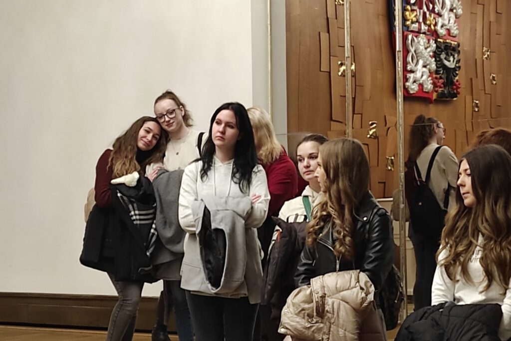 Parlament Čr 2v 4 | SOS a SOU KH