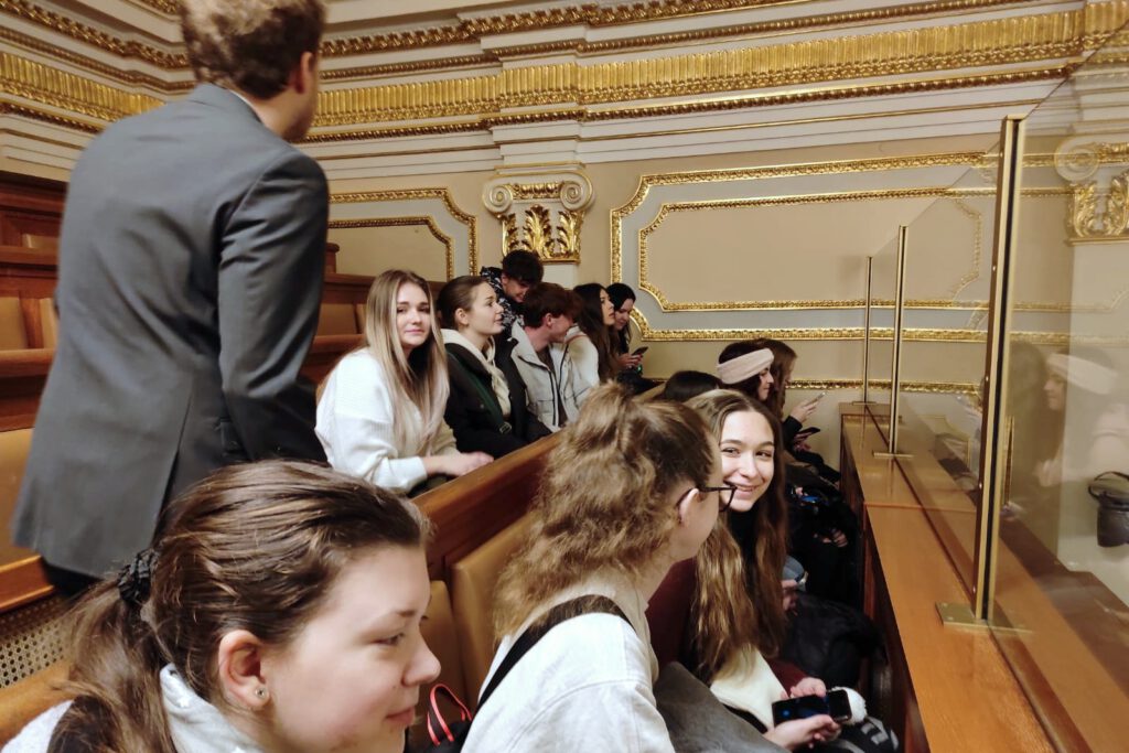 Parlament Čr 2v 6 | SOS a SOU KH