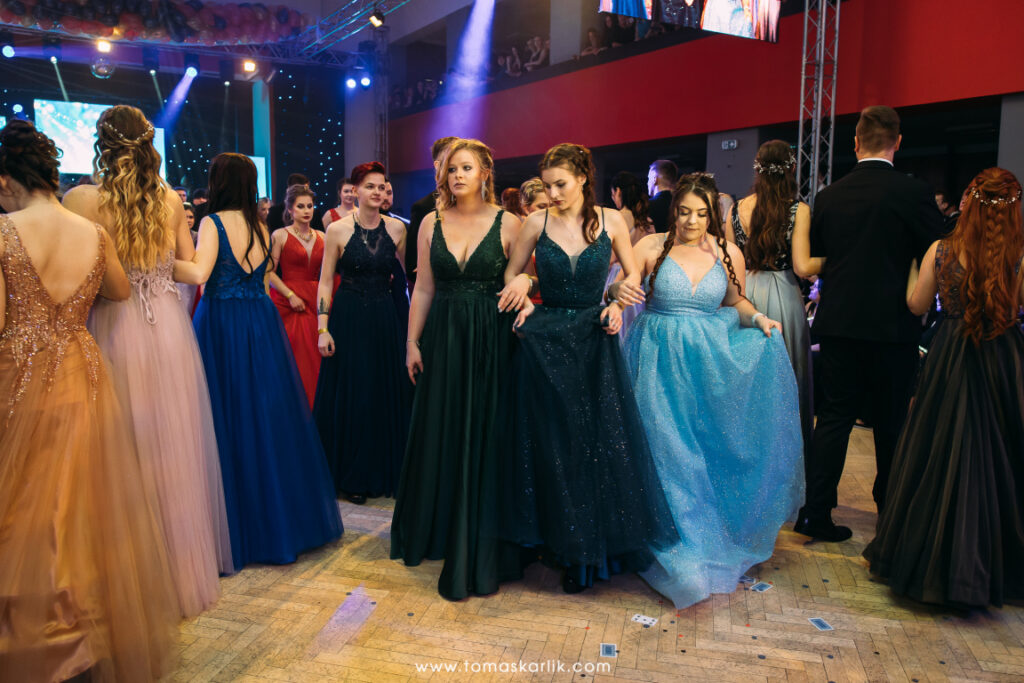 Maturitni Ples 92 | SOS a SOU KH
