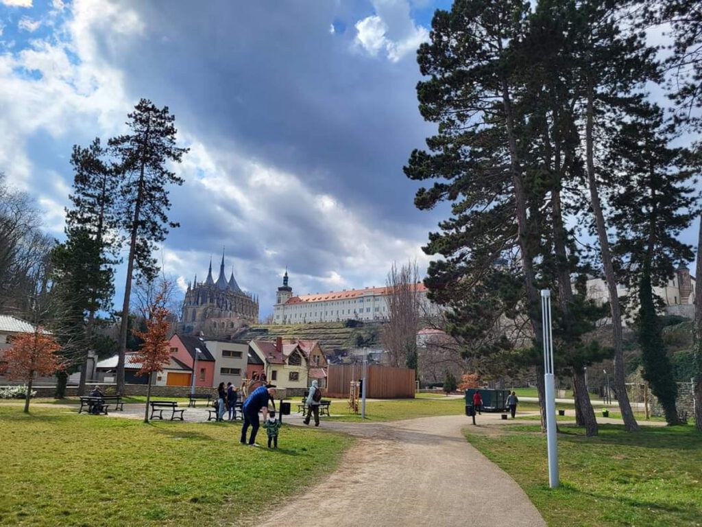 Učitelé Slovinsko 9 | SOS a SOU KH