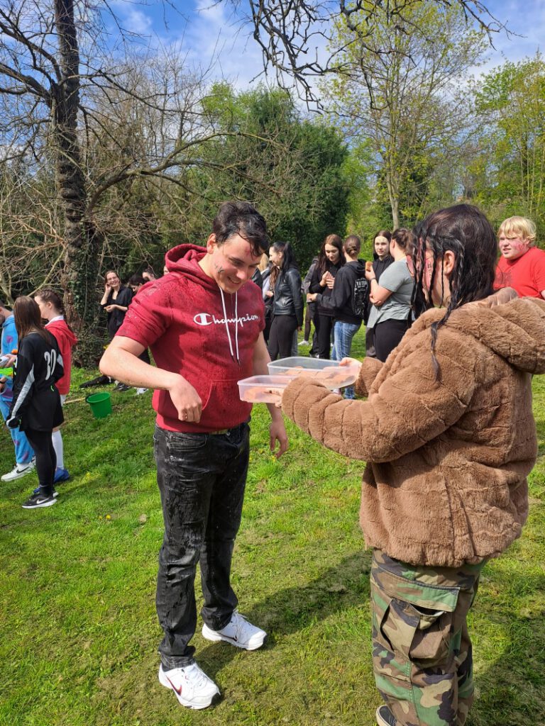20230427 Pasování 12 | SOS a SOU KH