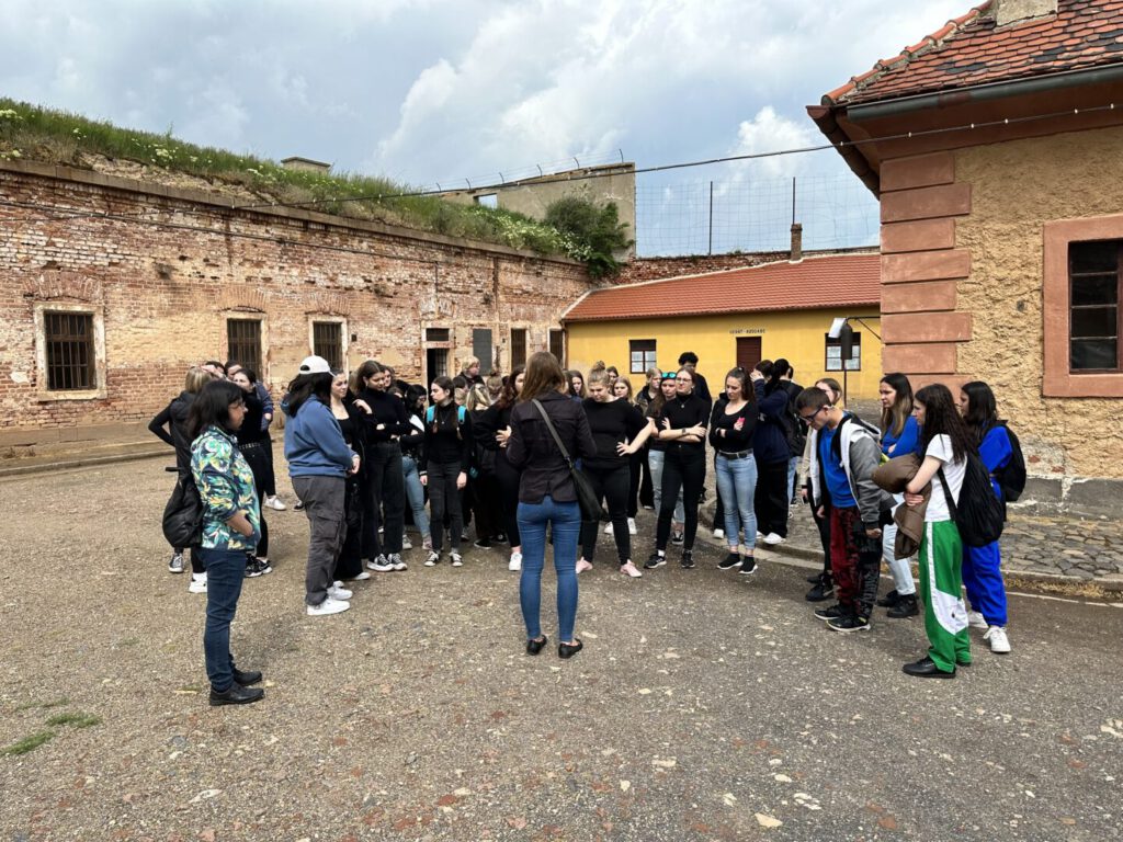 Terezín 1s A 3v 8 | SOS a SOU KH