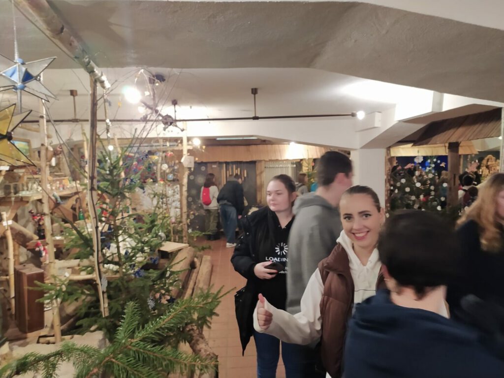Skleněné Vánoce 8 | SOS a SOU KH