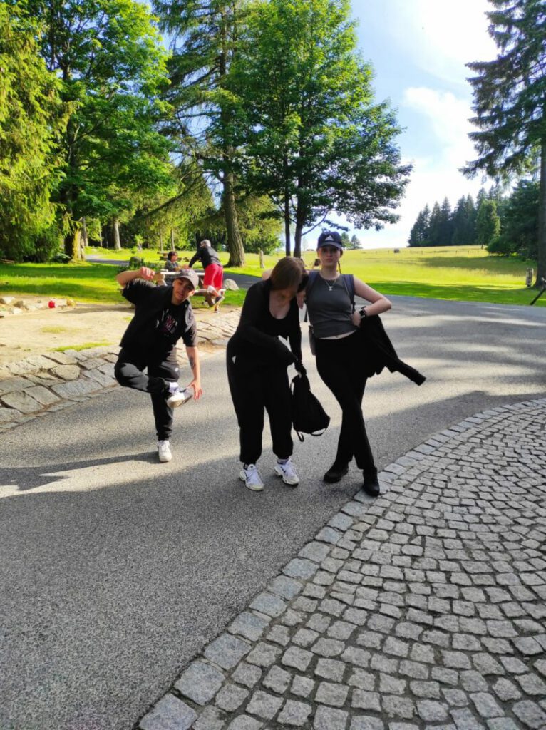 202406turistak 3v A 3s 1 | SOS a SOU KH
