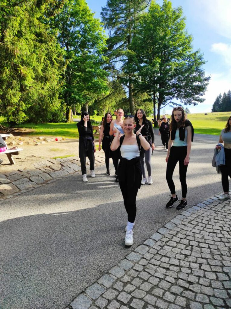 202406turistak 3v A 3s 5 | SOS a SOU KH