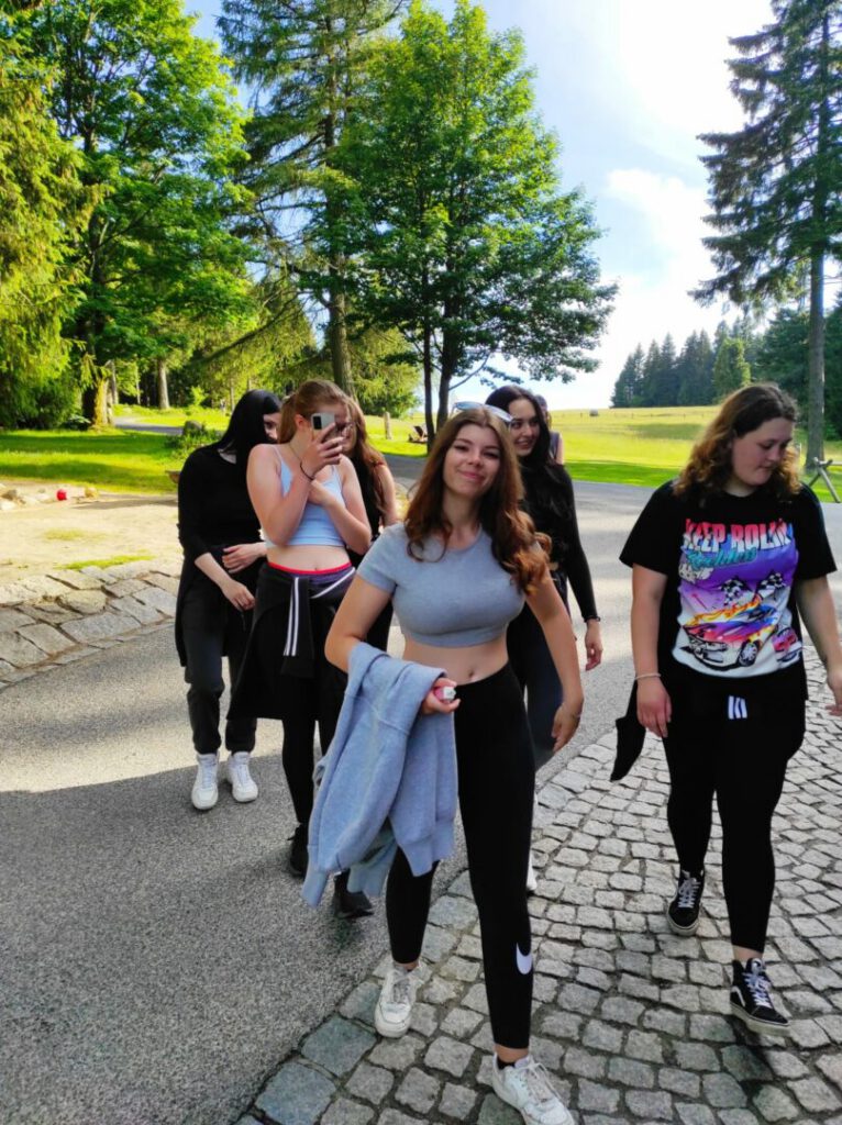 202406turistak 3v A 3s 6 | SOS a SOU KH