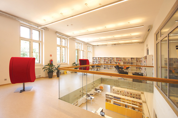 Oddělení Cizojazyčné Literatury | SOS a SOU KH