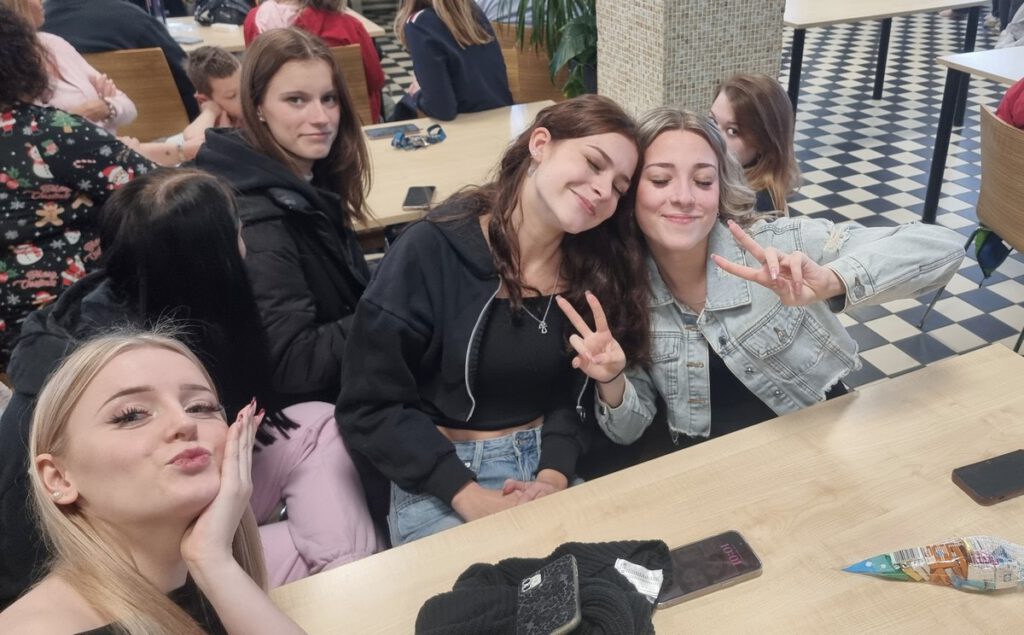 20251219 100121 | SOS a SOU KH