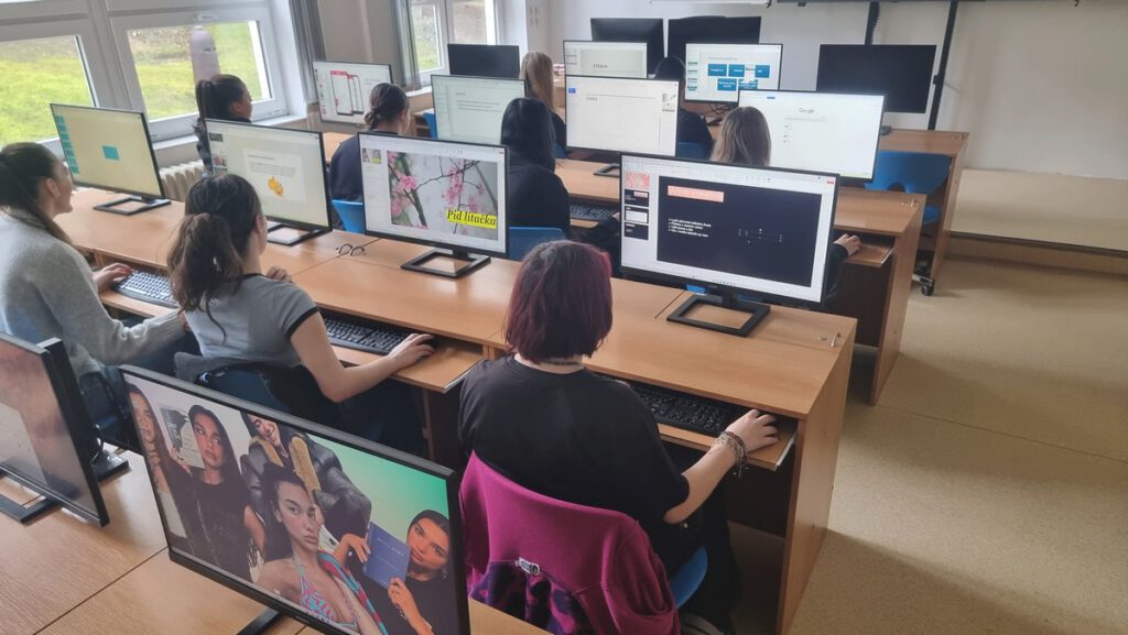 Učebna 1 11 | SOS a SOU KH