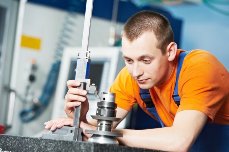 Strojní mechanik